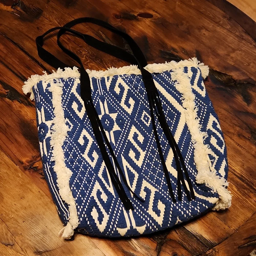 Soft Surroundings Ziggurat Carpet Bag woven carryall tote